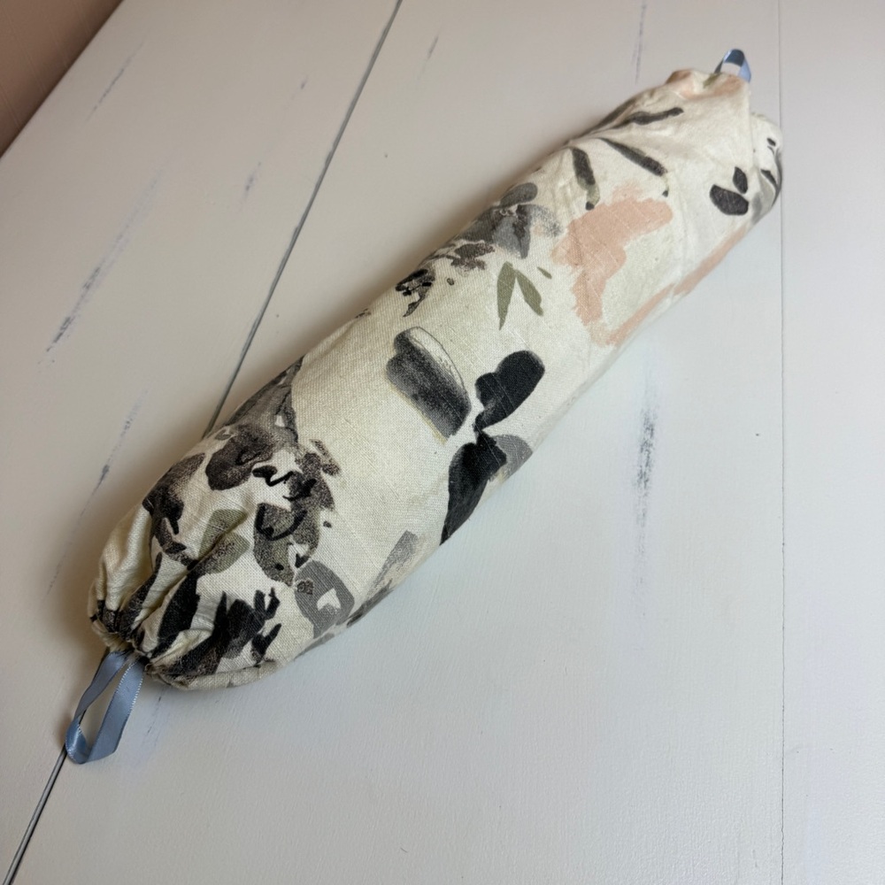 Watercolor on cream Patterned Plastic bag holder